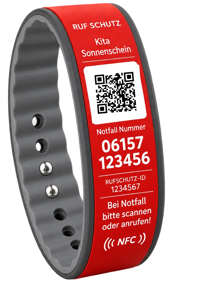 Rufschutz-Schutzarmband in Rot. Auf dem Etikett stehen der Rufschutz-Schriftzug, die Beispieleinrichtung „Kita Sonnenschein“, ein QR-Code, eine Notfallnummer und eine Rufschutz-ID.